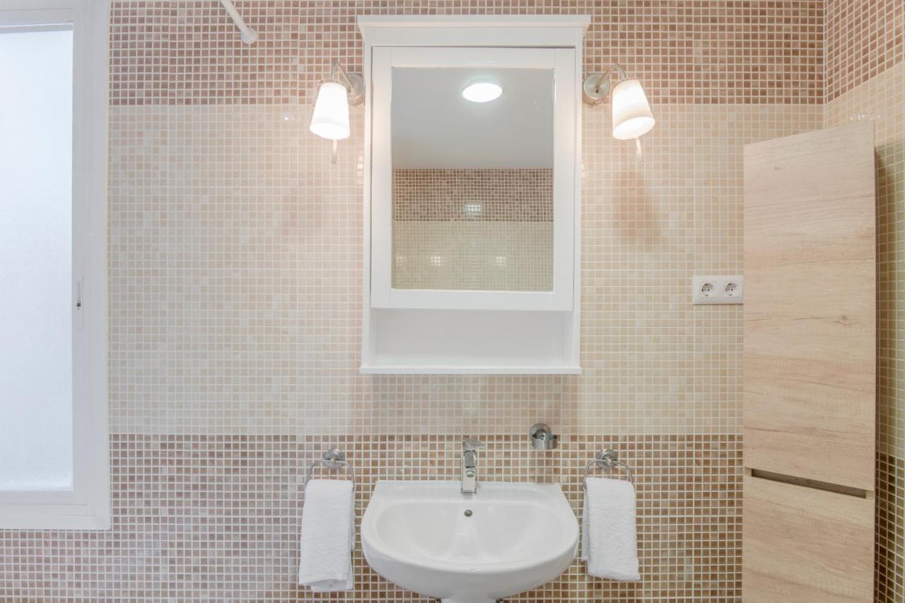 Descalzas Reales Apartment Madrid Exterior photo